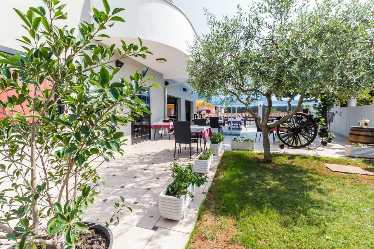 Apartments El Faro Savudrija Extérieur photo